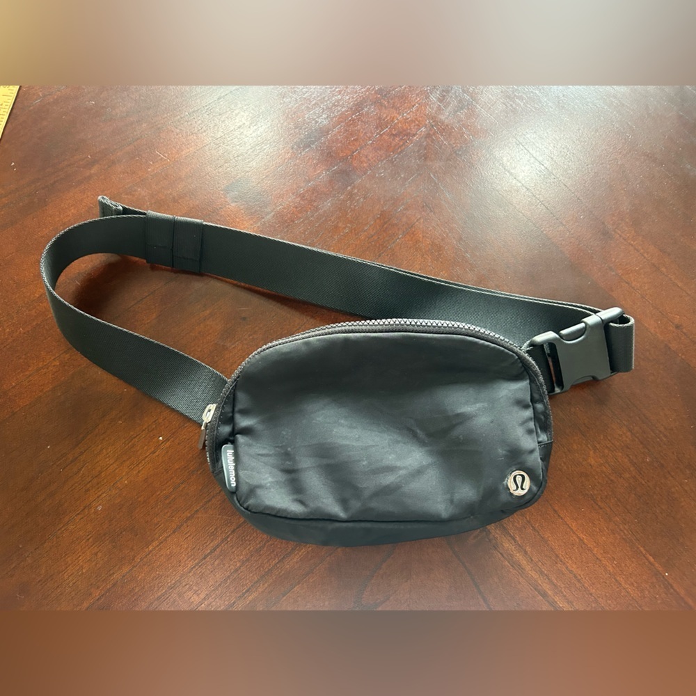 lululemon athletica Black Belt Bag - Picture 1 of 5